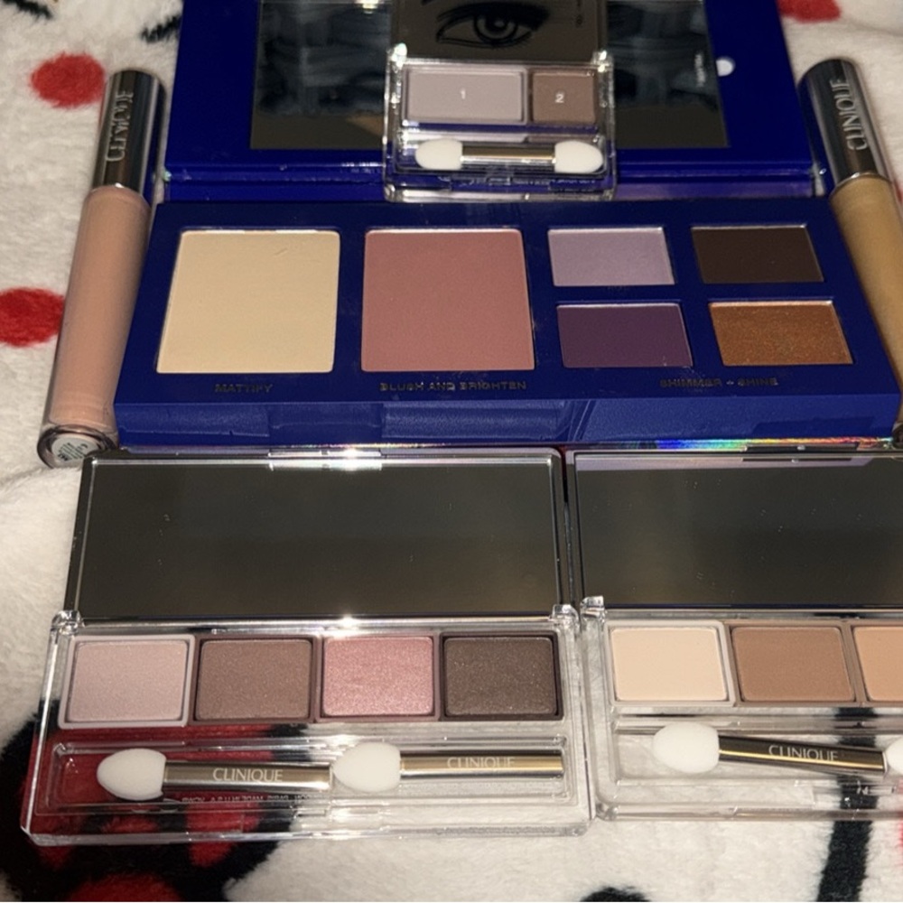 Clinique Eyeshadow Palette - Purple, Brown, Cream